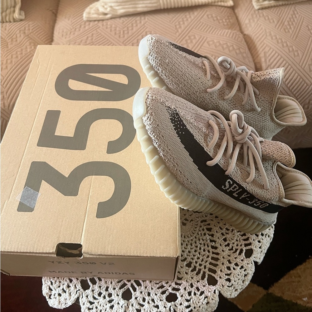 Yeezy Boost 350 V2 Sneakers